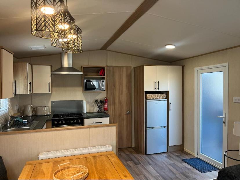 The Mountain Retreat Apartment Авимор Екстериор снимка