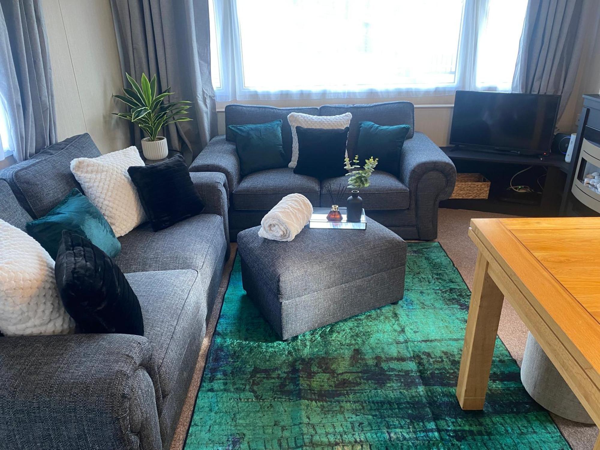 The Mountain Retreat Apartment Авимор Екстериор снимка