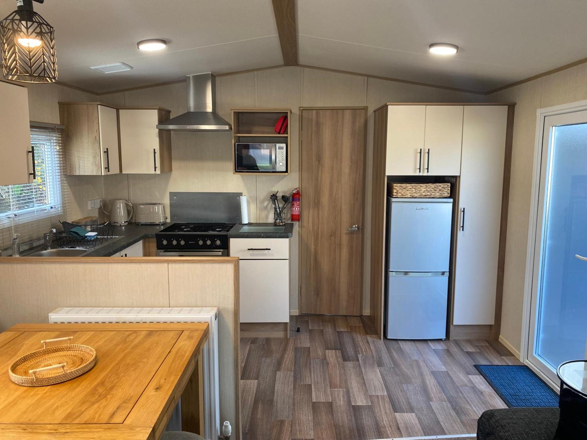 The Mountain Retreat Apartment Авимор Екстериор снимка