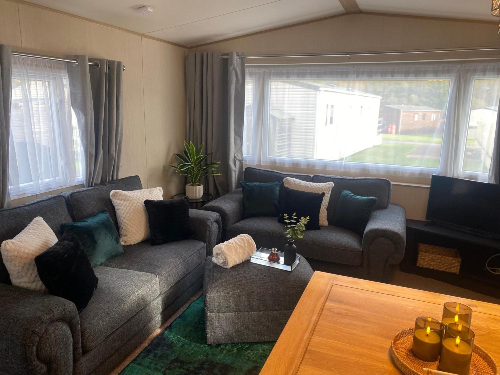 The Mountain Retreat Apartment Авимор Екстериор снимка