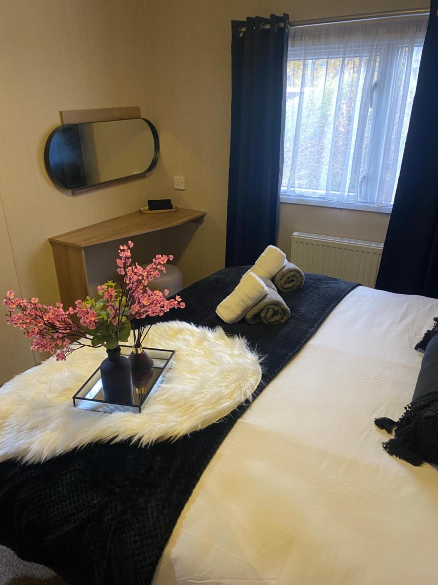 The Mountain Retreat Apartment Авимор Екстериор снимка
